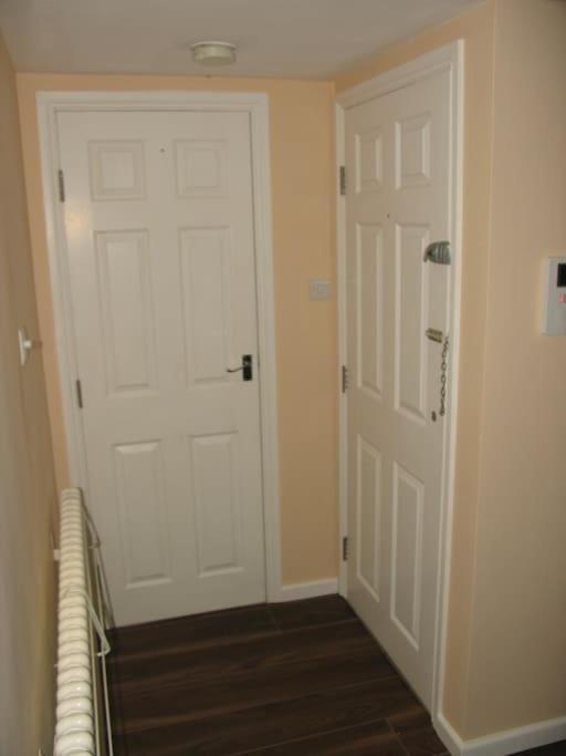 Modern Cosy Private Studio, Wifi, Ip-Tv, Must See Romford Eksteriør bilde