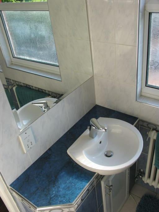 Modern Cosy Private Studio, Wifi, Ip-Tv, Must See Romford Eksteriør bilde