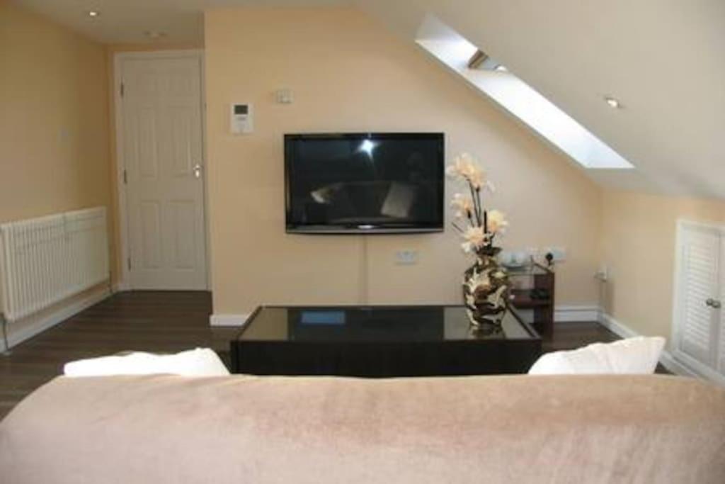 Modern Cosy Private Studio, Wifi, Ip-Tv, Must See Romford Eksteriør bilde