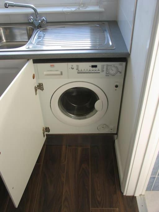 Modern Cosy Private Studio, Wifi, Ip-Tv, Must See Romford Eksteriør bilde