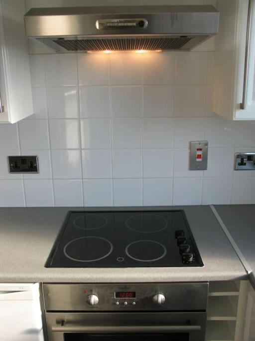 Modern Cosy Private Studio, Wifi, Ip-Tv, Must See Romford Eksteriør bilde