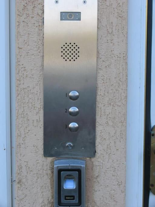 Modern Cosy Private Studio, Wifi, Ip-Tv, Must See Romford Eksteriør bilde